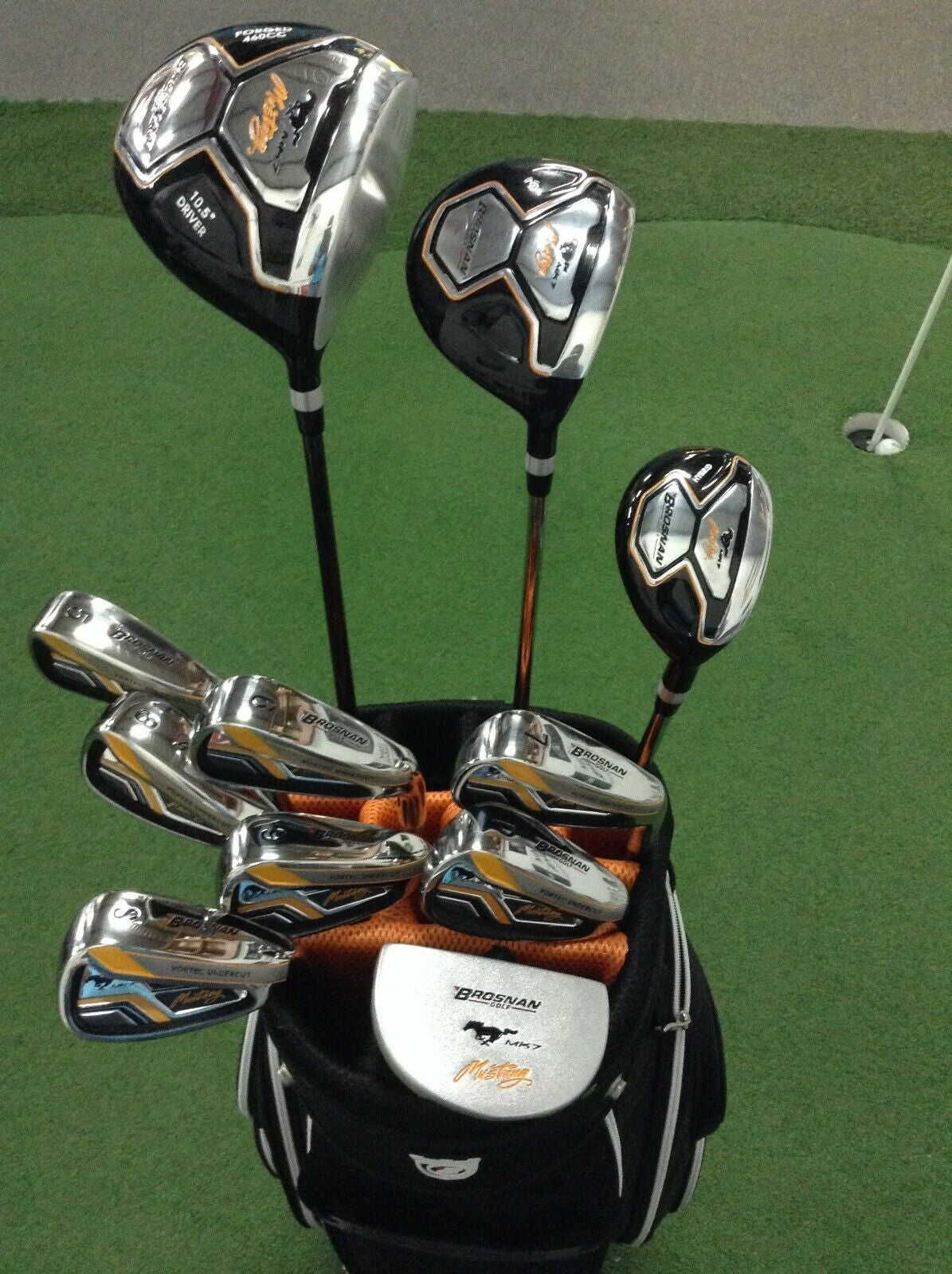 MUSTANG MK7 Deluxe Golf Package Including Cart Bag, Putter, and Covers with 3-Year Standard Warranty